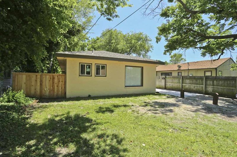 1946 S Hillside St, Wichita, KS 67211