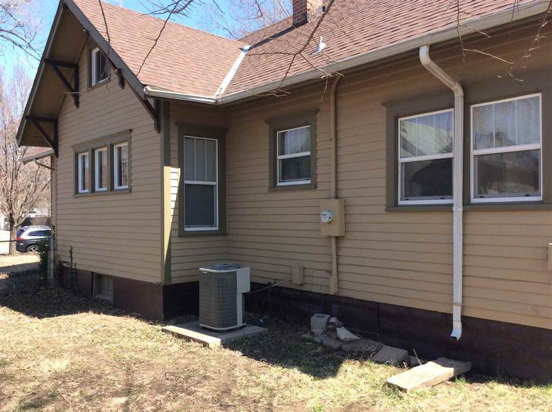 507 E 4th, Newton, KS 67114