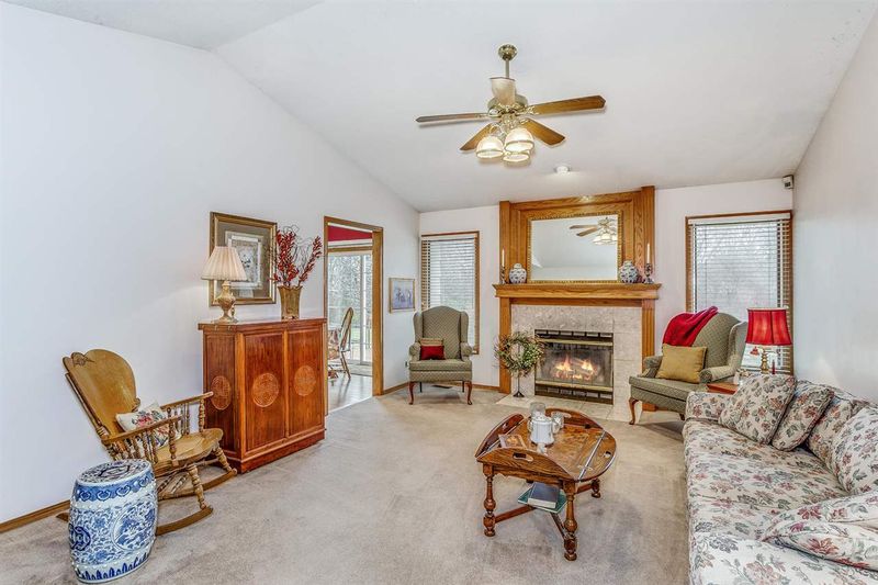 129 N Valley Stream Dr, Derby, KS 67037