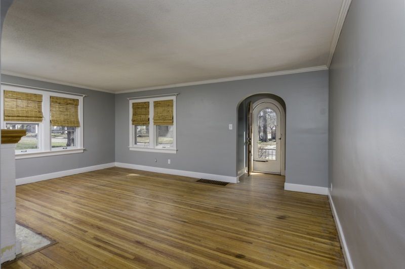 601 S Broadview, Wichita, KS 67218