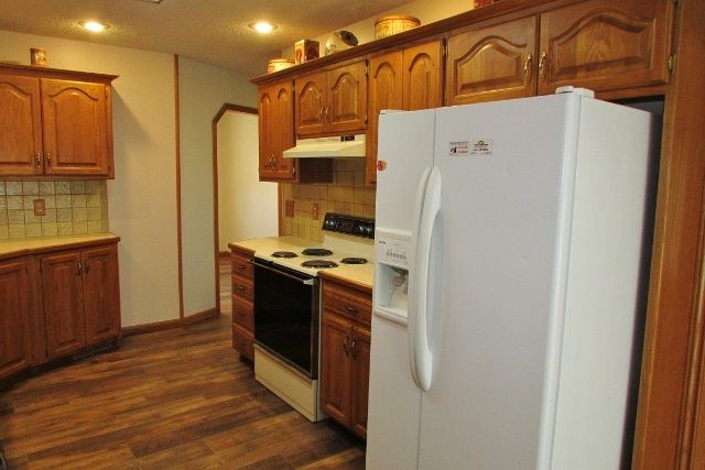 1227 E 83rd St S, Haysville, KS 67060