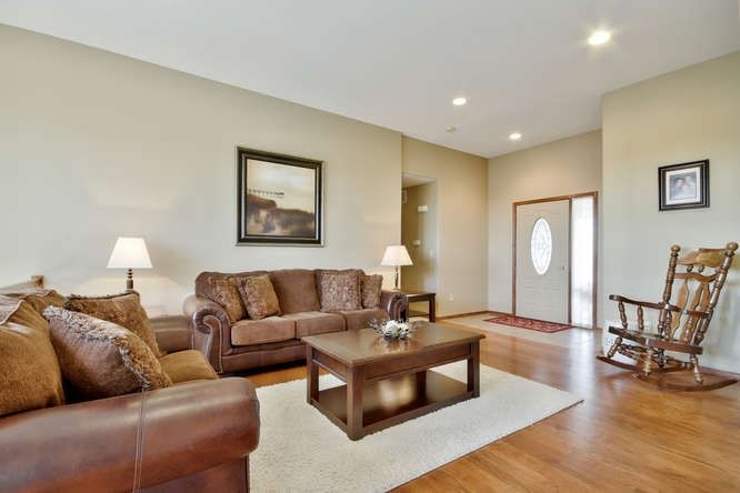 422 E Fox Run Ct, Mulvane, KS 67110