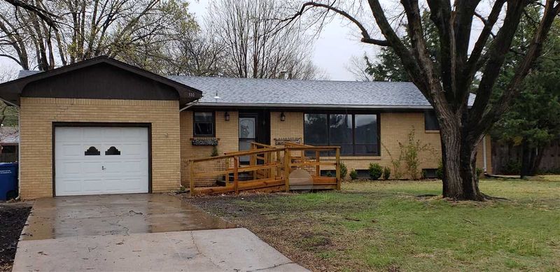 2310 Dearborn St, Augusta, KS 67010