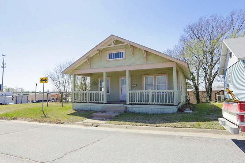 709 N Cliff Dr, Augusta, KS 67010
