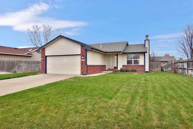 1714 E Summerwood, Goddard, KS 67052