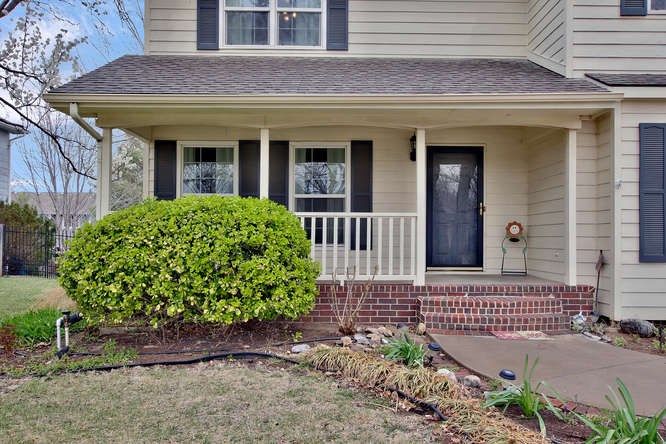 902 E Cedarbrook Rd, Derby, KS 67037