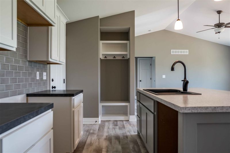 2236 E Birchwood Ct, Derby, KS 67037