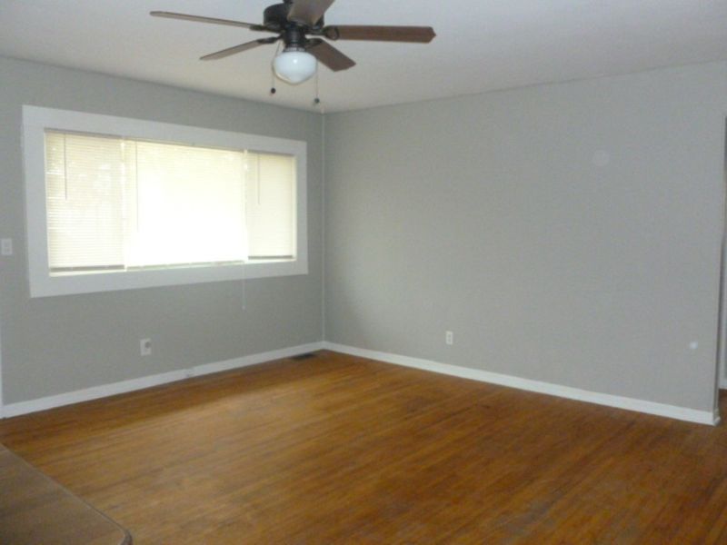 411 N Elm Ave, Valley Center, KS 67147