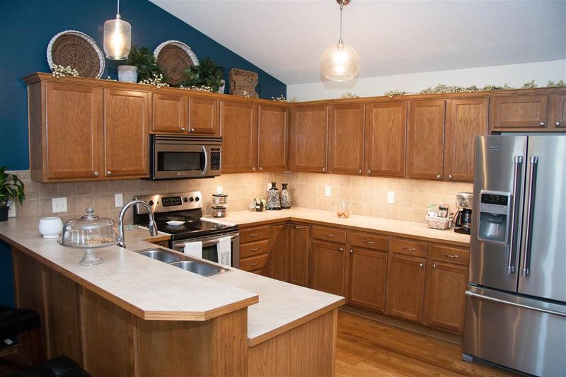 3913 N Rutgers St, Maize, KS 67101-3720