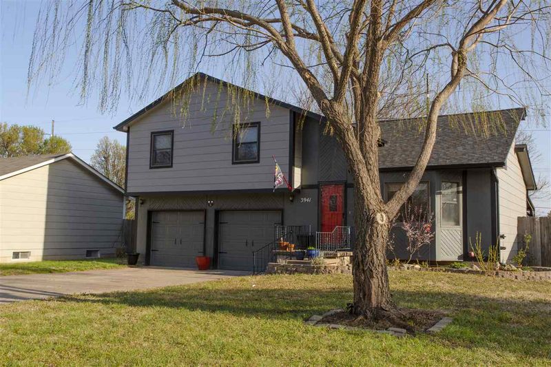 3941 S Eisenhower Ct, Wichita, KS 67215