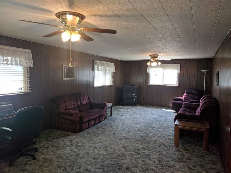 500 E 4th St, Newton, KS 67114