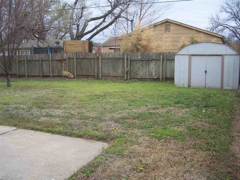 1833 E 50th St S, Wichita, KS 67216