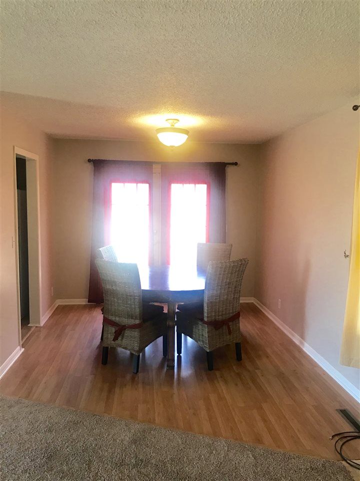 324 Countryside Ct S, Andover, KS 67002