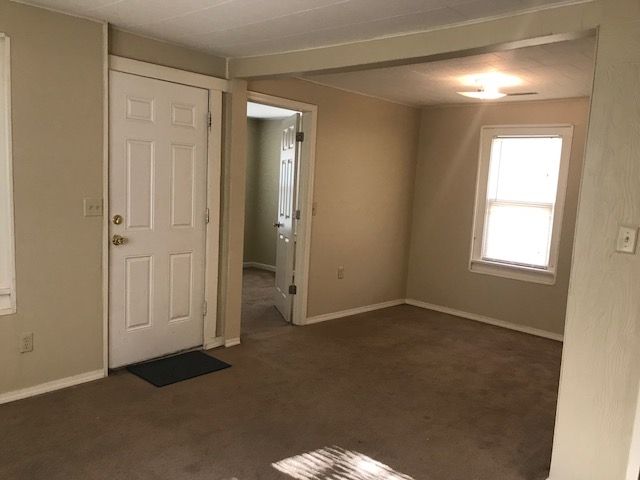 1018 E Skinner St, Wichita, KS 67211