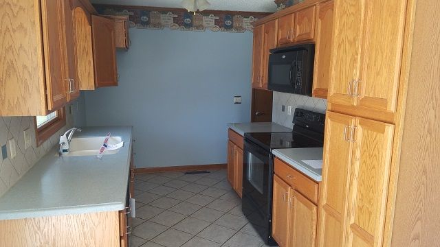 601 E 4th St, Goddard, KS 67052