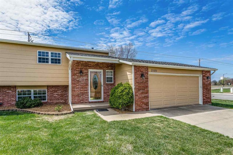 2101 E Summerset St, Derby, KS 67037