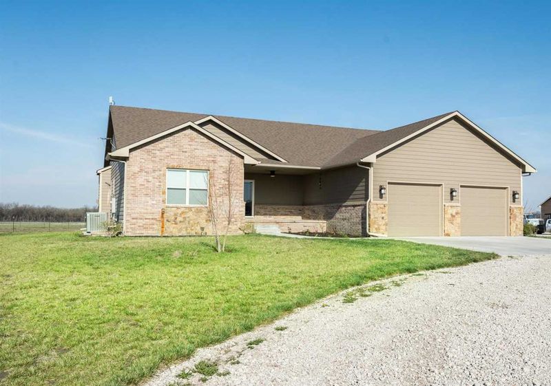 309 SW 64th, Newton, KS 67114