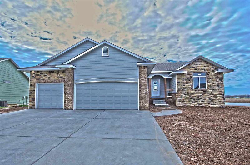 1230 N Lake Ridge Dr, Derby, KS 67037