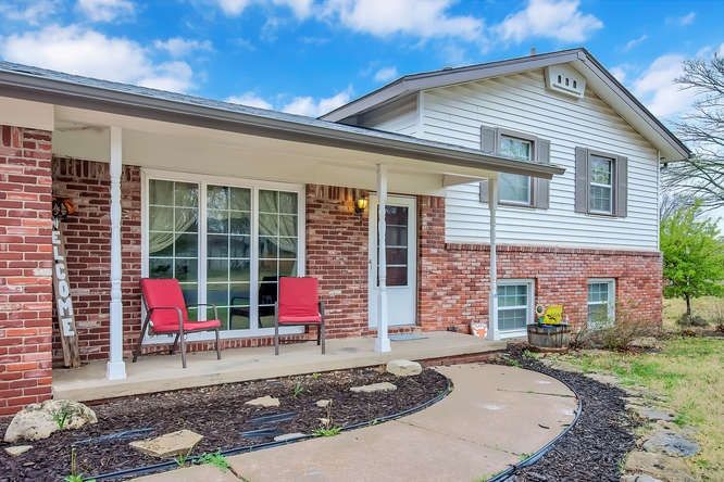7 N Park Rd, Rose Hill, KS 67133-9436