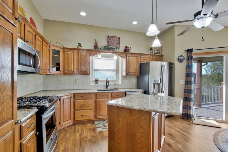 261 S Maple Dunes Ct, Wichita, KS 67235