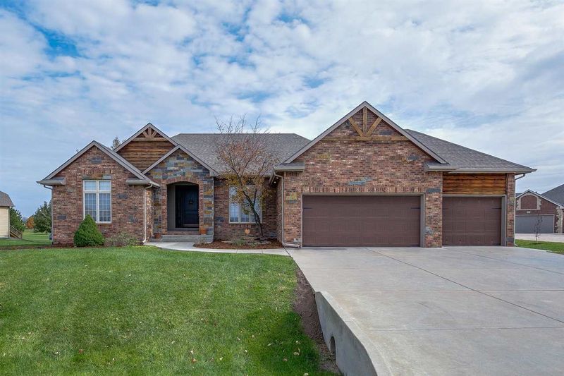 1623 E Bearhill Rd, Park City, KS 67147
