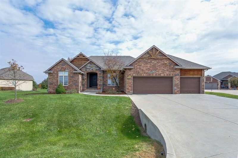 1623 E Bearhill Rd, Park City, KS 67147