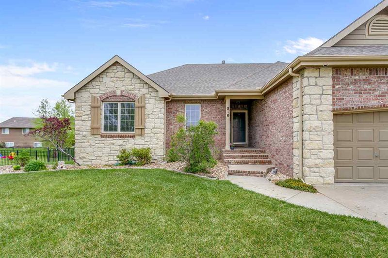 810 W Sandwedge Ct, Andover, KS 67002