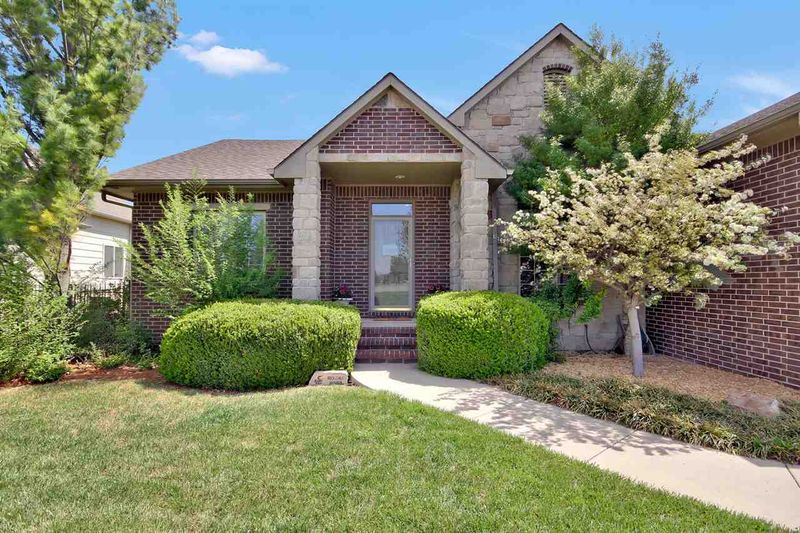 13327 E Tallowood Ct, Wichita, KS 67230