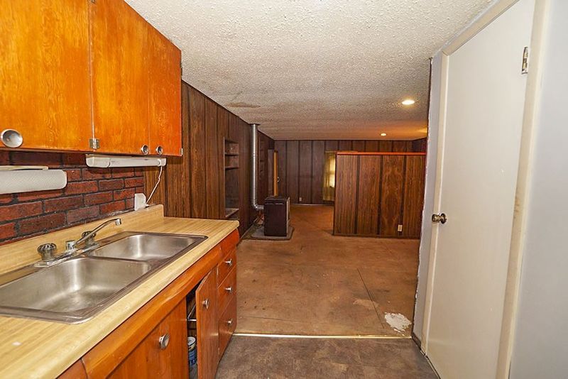 3555 N Park Pl, Wichita, KS 67204