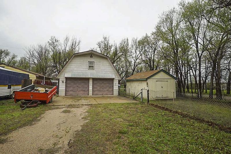 3555 N Park Pl, Wichita, KS 67204