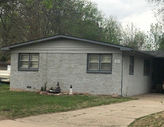 1224 E Beaumont St, Park City, KS 67219
