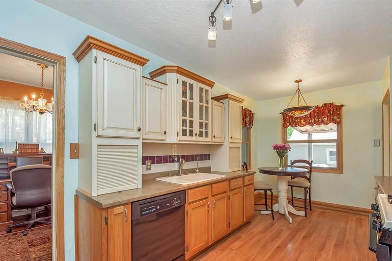 602 S Broadview, Wichita, KS 67218