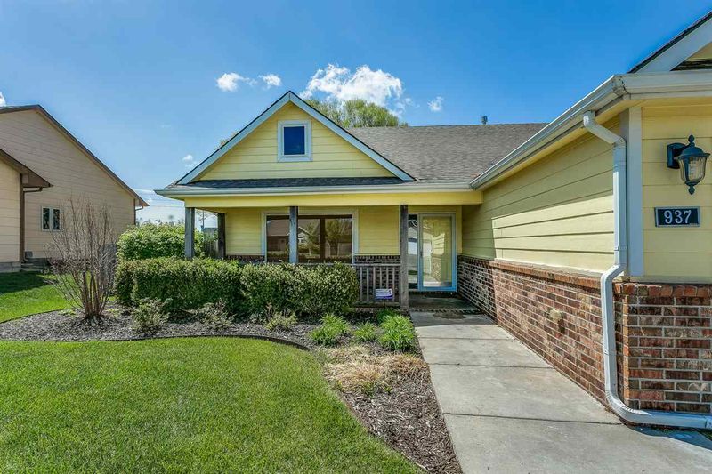 937 E Stone Path St, Derby, KS 67037