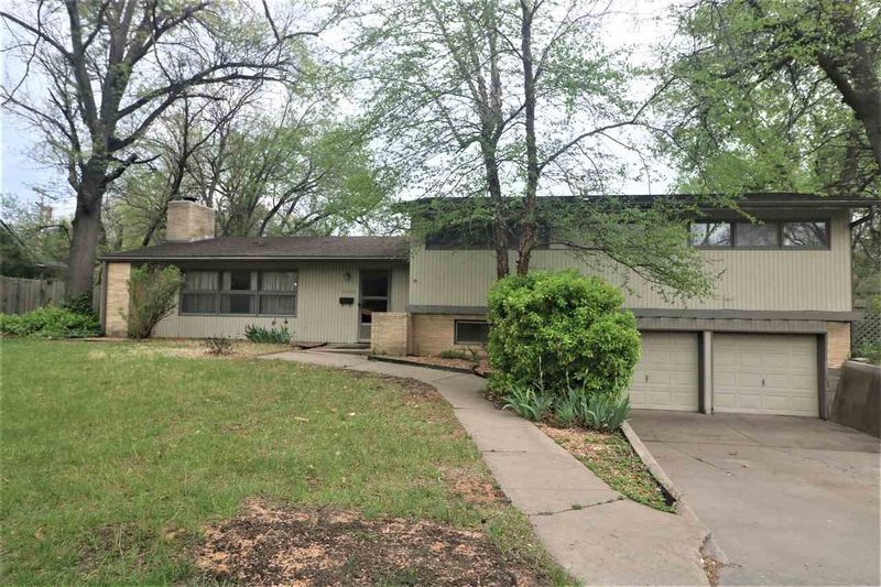 6604 E Murdock St, Wichita, KS 67206