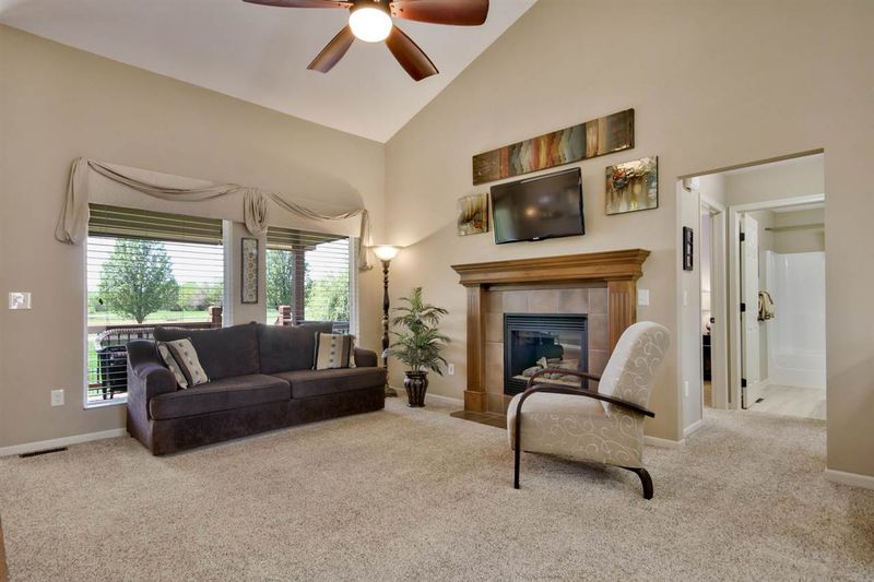 835 S Peckham Ct, Wichita, KS 67230