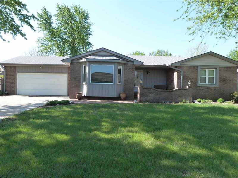 301 W Richard Rd, Goddard, KS 67052