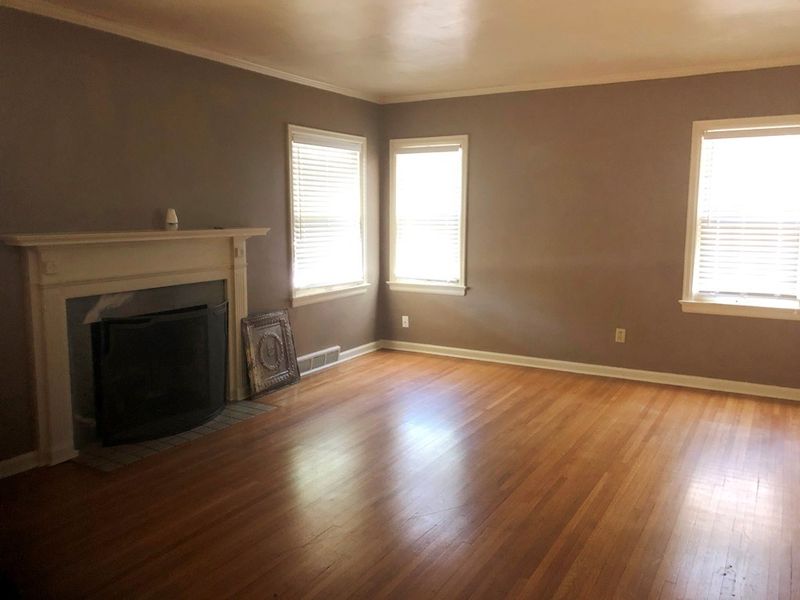 242 S Pinecrest Ave, Wichita, KS 67218