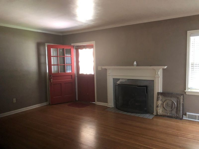 242 S Pinecrest Ave, Wichita, KS 67218