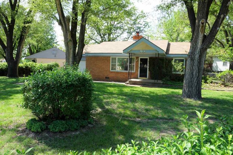 901 N Doris, Wichita, KS 67212