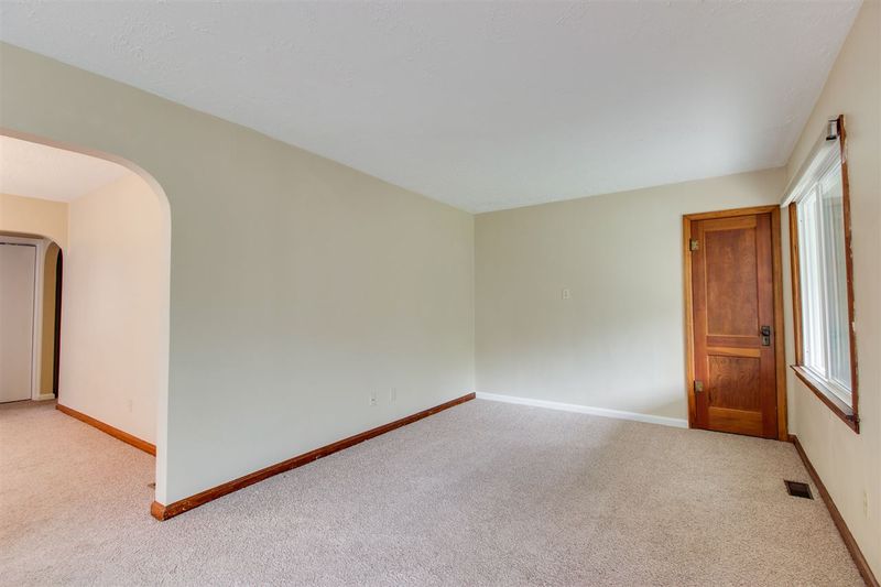 233 S Custer Ave, Wichita, KS 67213
