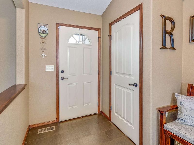 1409 S Arbor Meadows St, Derby, KS 67037