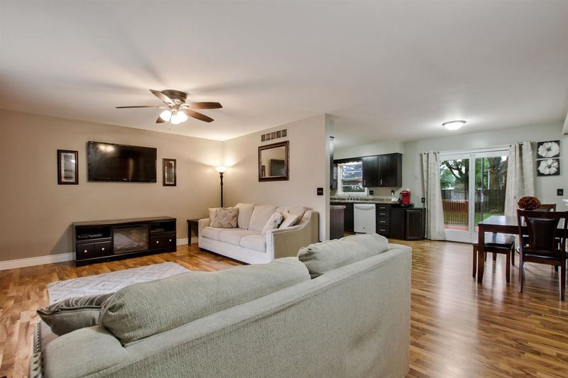 10232 W Taylor Ave, Wichita, KS 67212