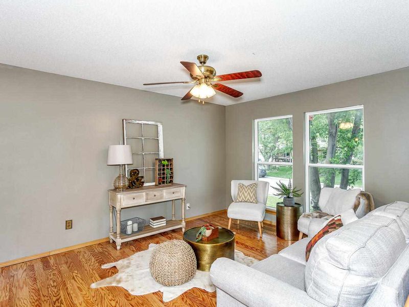 507 E Twisted Oak Rd, Derby, KS 67037