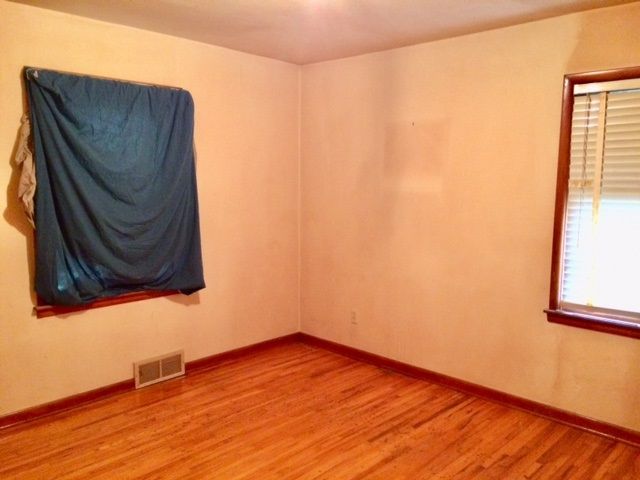1233 E Crowley, Wichita, KS 67216-1421