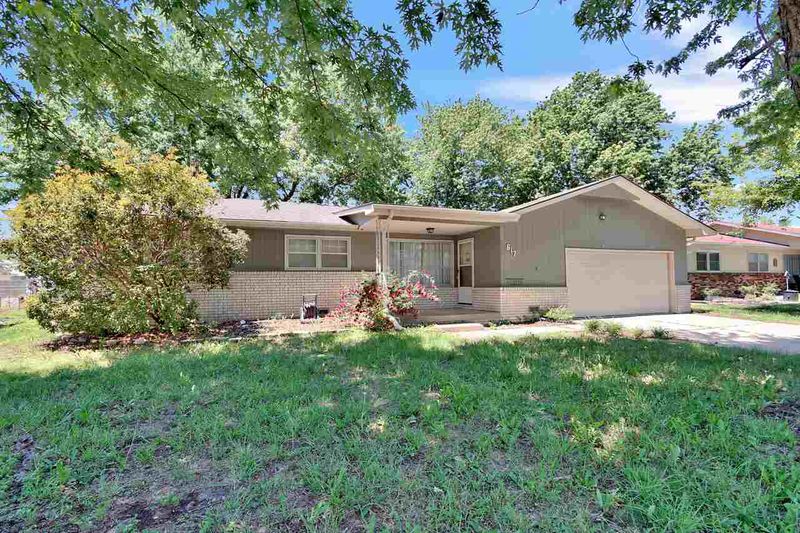 617 N Spruce St, Goddard, KS 67052