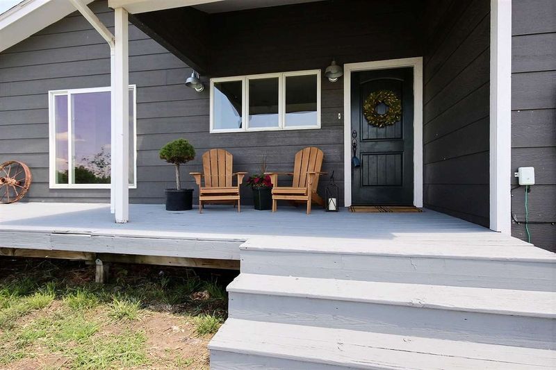 9802 N Hillside St, Valley Center, KS 67147-9272