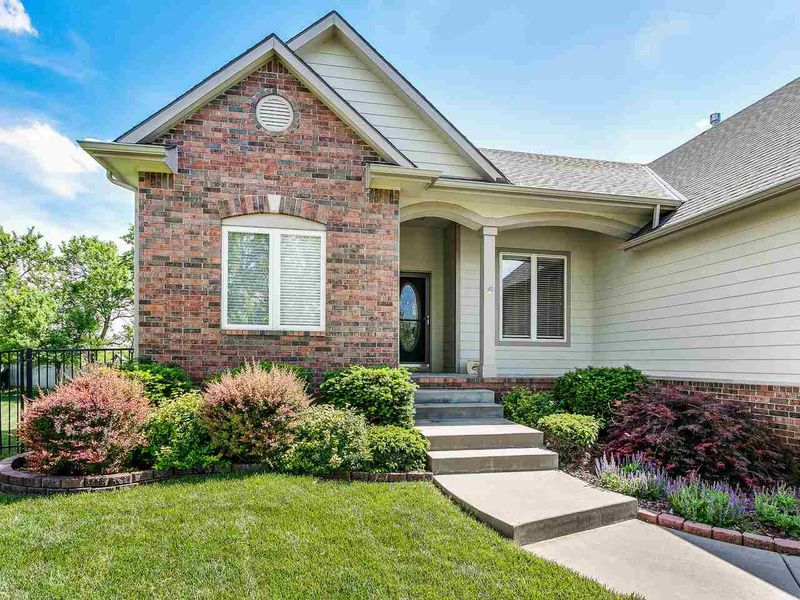 700 N Lakecrest Ct, Andover, KS 67002