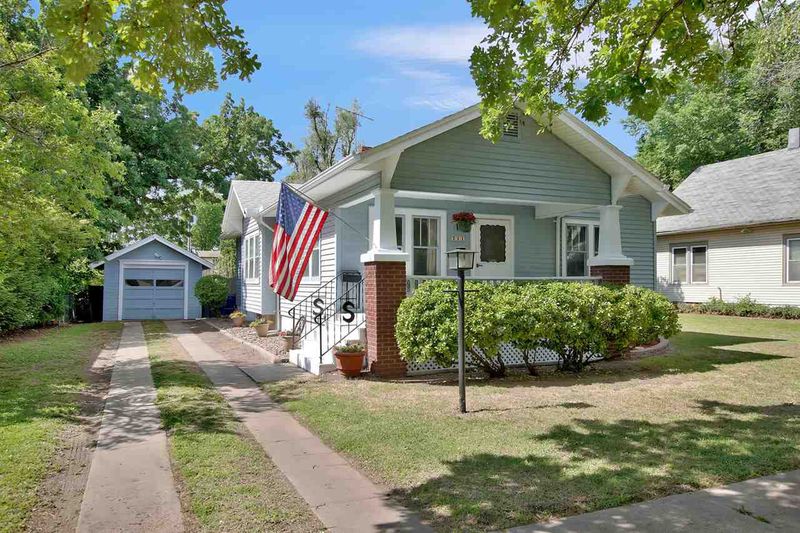 711 E 5th St, Newton, KS 67114