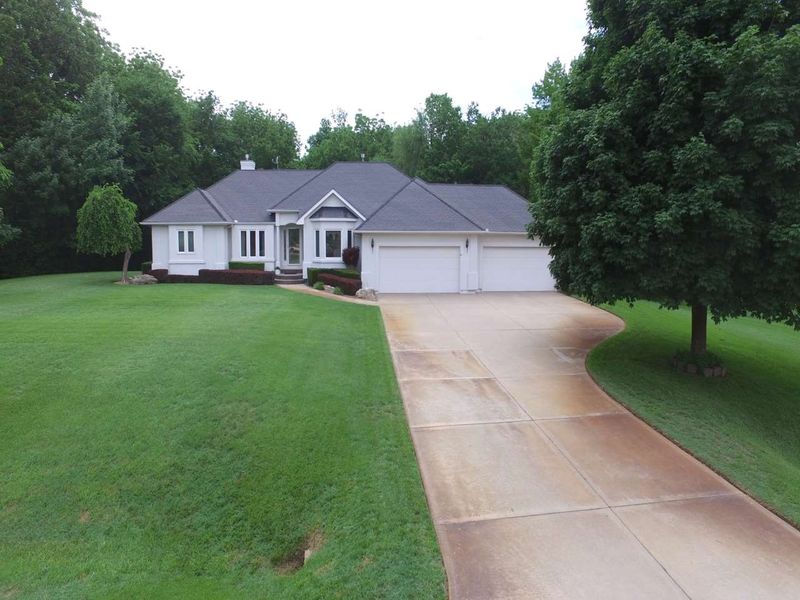 6921 S Mark Twain Dr, Derby, KS 67037