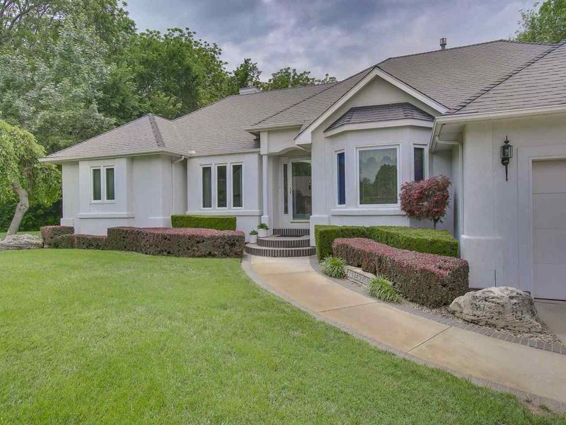 6921 S Mark Twain Dr, Derby, KS 67037